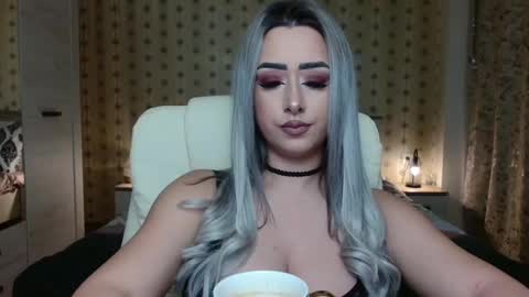 Snapshot of leslie_secret chatting on December 2024 08:49:02 PM leslie_secret online show from December 2024 08:49:02 PM
