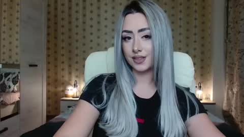 Snapshot of leslie_secret chatting on December 2024 08:54:02 PM leslie_secret online show from December 2024 08:54:02 PM