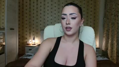 Snapshot of leslie_secret chatting on December 2024 07:36:01 PM leslie_secret online show from December 2024 07:36:01 PM