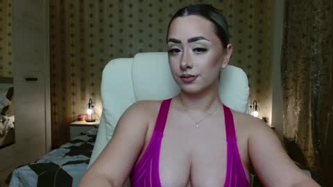 Snapshot of leslie_secret chatting on January 2025 08:50:01 PM leslie_secret online show from January 2025 08:50:01 PM