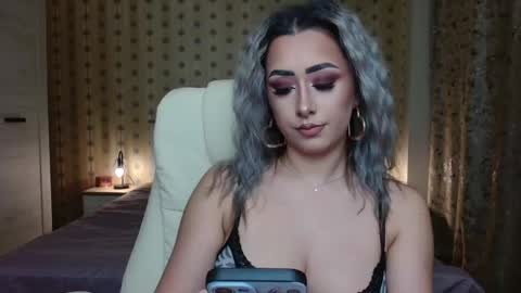 Snapshot of leslie_secret chatting on January 2025 08:40:01 PM leslie_secret online show from January 2025 08:40:01 PM