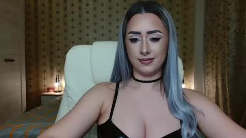 Snapshot of leslie_secret chatting on January 2025 11:05:01 PM leslie_secret online show from January 2025 11:05:01 PM