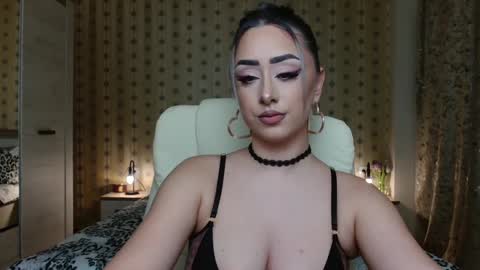Snapshot of leslie_secret chatting on February 2025 10:51:02 PM leslie_secret online show from February 2025 10:51:02 PM