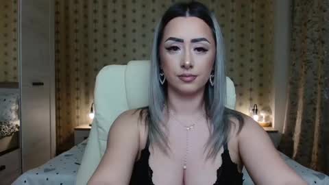 Snapshot of leslie_secret chatting on February 2025 07:37:02 PM leslie_secret online show from February 2025 07:37:02 PM