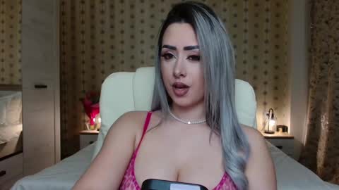 Snapshot of leslie_secret chatting on March 2025 08:45:02 PM leslie_secret online show from March 2025 08:45:02 PM