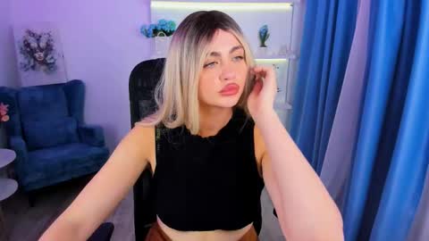 lesliemineg online show from November 2025 08:07:02 PM