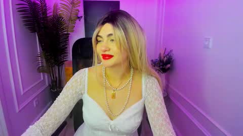 lesliemineg online show from November 2025 08:22:02 PM