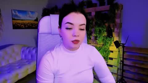 LeslieRowe online show from October 2025 04:46:01 PM