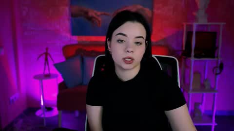 LeslieRowe online show from November 2025 01:54:02 PM