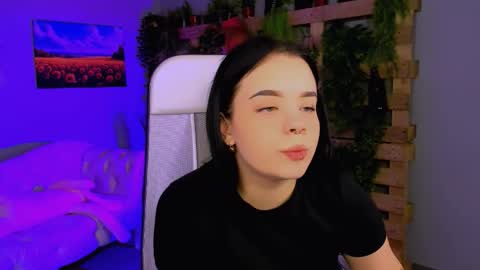 LeslieRowe online show from December 2025 12:36:02 PM