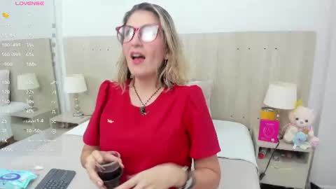 Snapshot of lesly_santodomingo chatting on June 2026 03:22:02 PM Lesly Santodomingo online show from June 2026 03:22:02 PM