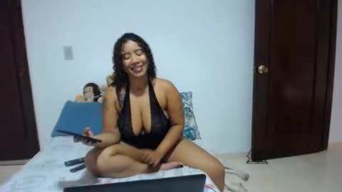 Snapshot of leslycarsson chatting on January 2025 05:59:02 PM lesly online show from January 2025 05:59:02 PM