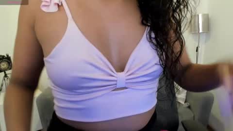 Lesly  online show from March 2025 08:54:01 PM