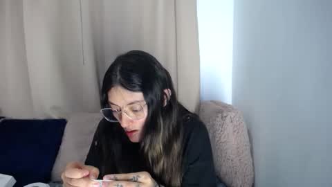 lessliee online show from March 2026 06:08:01 AM