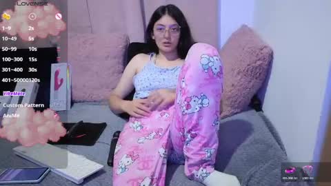 Snapshot of lessliee chatting on May 2026 06:53:01 AM lessliee online show from May 2026 06:53:01 AM