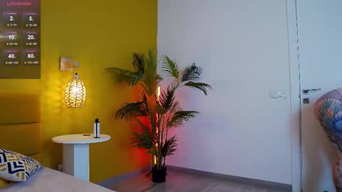 Lessy online show from September 2025 02:44:01 AM