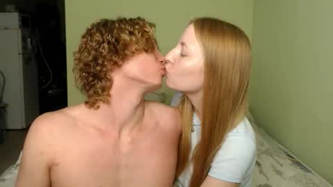 Alisa  Jhony online show from November 2025 03:39:01 PM