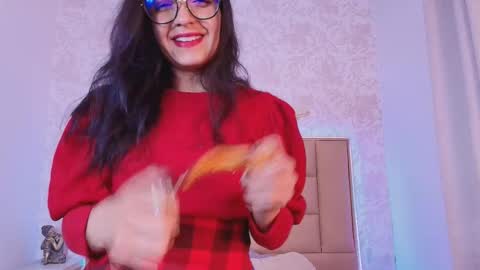 Leti White online show from October 2025 09:59:01 PM