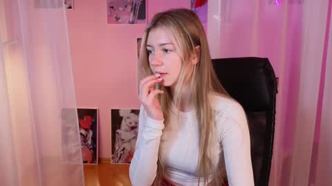 Snapshot of lettablush chatting on December 2024 04:25:02 PM letta online show from December 2024 04:25:02 PM