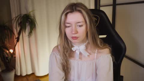 Snapshot of lettablush chatting on January 2025 12:41:02 PM letta online show from January 2025 12:41:02 PM