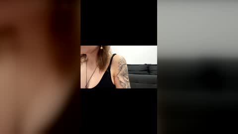 follow me  here you find me online show from November 2025 09:44:02 AM