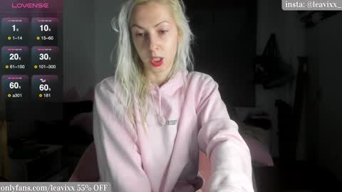 Snapshot of leusee chatting on January 2025 04:43:01 PM LeaVixx online show from January 2025 04:43:01 PM