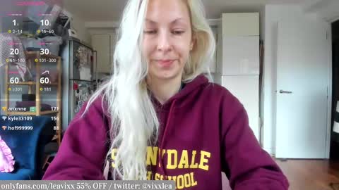 Snapshot of leusee chatting on March 2026 11:34:02 AM LeaVixx online show from March 2026 11:34:02 AM