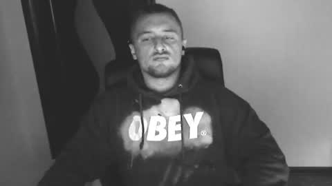 lev1ngston online show from October 2025 11:48:02 PM