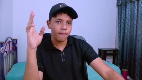 Snapshot of levii_7 chatting on November 2025 02:55:02 AM 0600AM-1200PM - online show from November 2025 02:55:02 AM