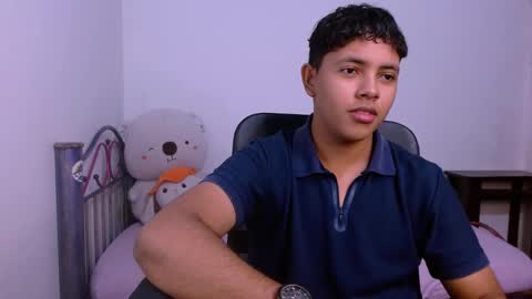 Snapshot of levii_7 chatting on November 2025 03:39:02 AM 0600AM-1200PM - online show from November 2025 03:39:02 AM