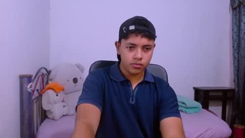 Snapshot of levii_7 chatting on November 2025 10:44:02 PM 0600AM-1200PM - online show from November 2025 10:44:02 PM