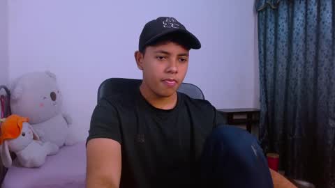 Snapshot of levii_7 chatting on November 2025 10:23:02 PM 0600AM-1200PM - online show from November 2025 10:23:02 PM