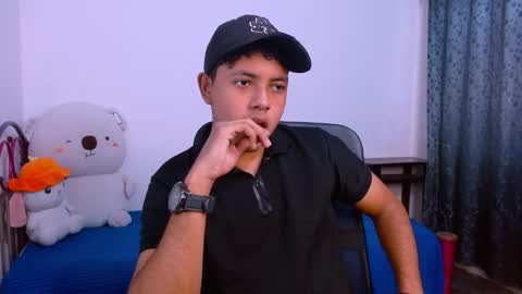 Snapshot of levii_7 chatting on November 2025 09:08:01 PM 0600AM-1200PM - online show from November 2025 09:08:01 PM