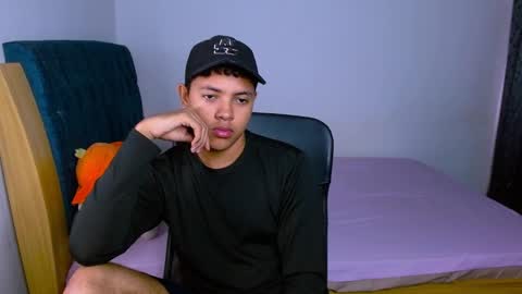 Snapshot of levii_7 chatting on January 2026 01:27:01 PM 0600AM-1200PM - online show from January 2026 01:27:01 PM