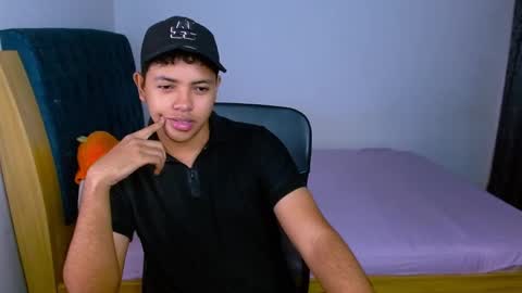 Snapshot of levii_7 chatting on January 2026 11:48:02 AM 0600AM-1200PM - online show from January 2026 11:48:02 AM