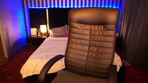 lexi_si online show from February 2025 05:15:01 PM