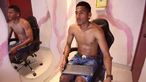 Snapshot of lexianddeker chatting on September 2025 02:53:01 PM Lexi  Derek online show from September 2025 02:53:01 PM