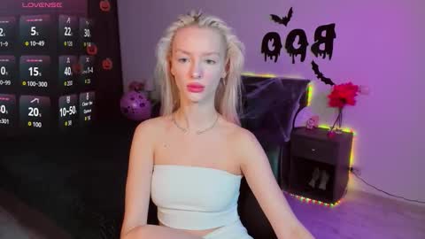 Snapshot of lexieblonde chatting on October 2025 05:41:02 AM lexieblonde online show from October 2025 05:41:02 AM