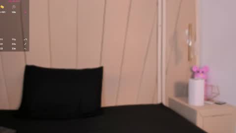 lexiee__ online show from July 2026 11:57:02 AM
