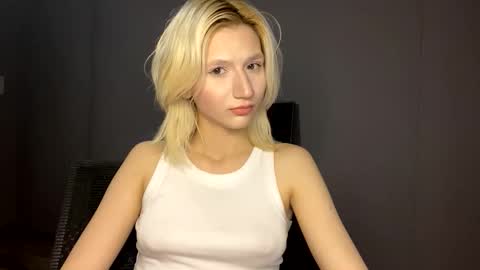 Leya online show from November 2025 06:01:01 PM