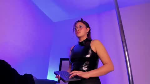   online show from January 2025 10:08:01 AM