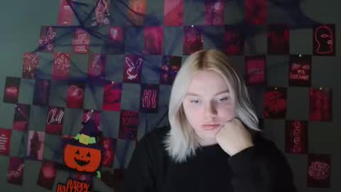 Leyla online show from October 2025 06:13:02 AM