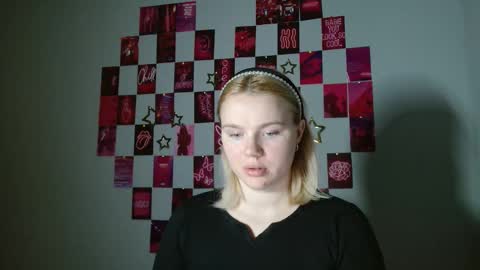 Leyla online show from November 2025 07:09:01 AM