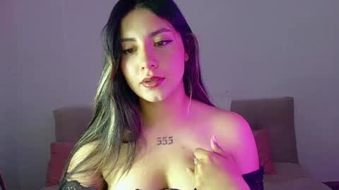Lia  online show from June 2026 01:00:01 AM