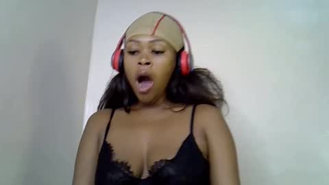 lia online show from December 2025 07:05:01 AM