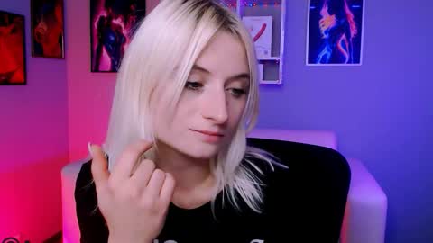 lia_make_love online show from October 2025 09:57:01 PM