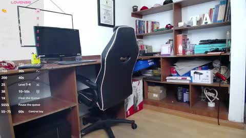 Lia Taylor online show from September 2025 12:07:01 PM