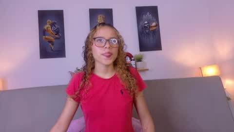 Snapshot of lia_valmont_18 chatting on May 2026 06:31:02 PM Juliana online show from May 2026 06:31:02 PM