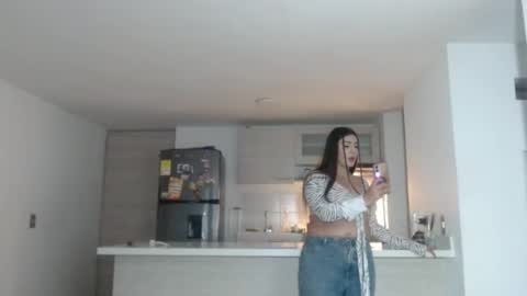 lia_vc online show from September 2025 11:42:01 PM
