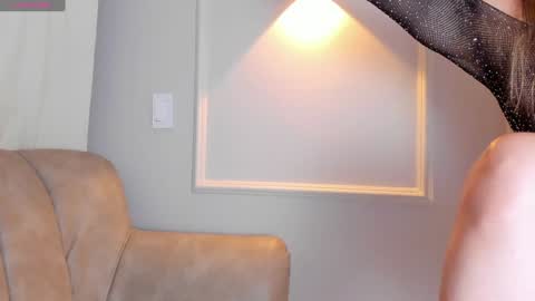 Snapshot of lia_walton__ chatting on January 2025 12:04:02 PM liz walton online show from January 2025 12:04:02 PM